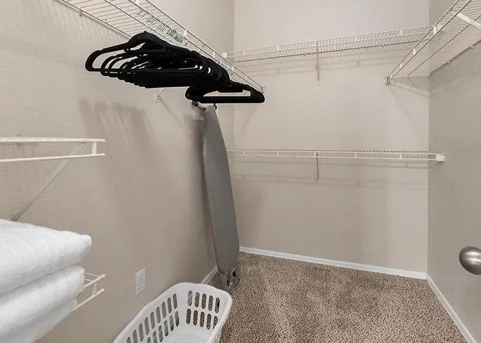 Apartment Landing - Modern With Amazing Amenities