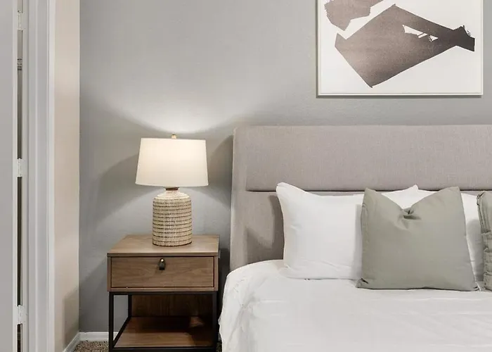 Landing - Modern With Amazing Amenities Apartment
