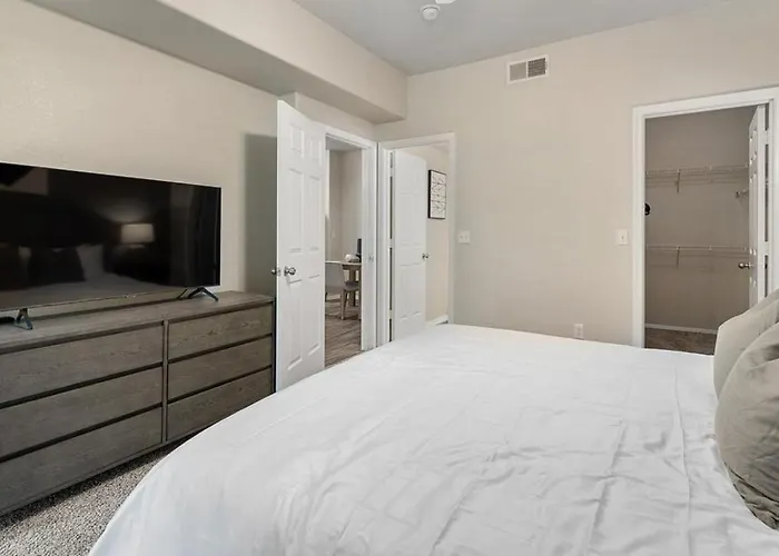 Landing - Modern With Amazing Amenities Apartment Mesa