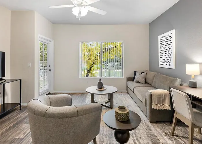 Apartment Landing - Modern With Amazing Amenities