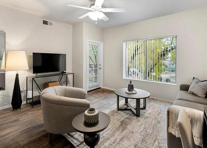 Landing - Modern With Amazing Amenities *